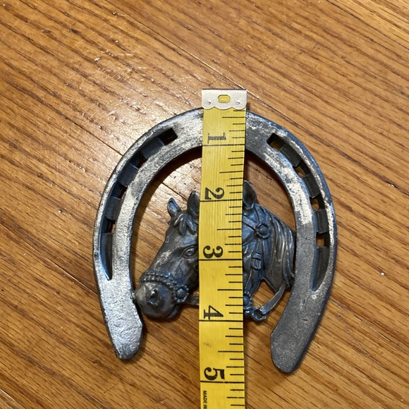 Vintage Signed Horseshoe Horse Cast Iron Hanging Decor - Picture 6 of 8